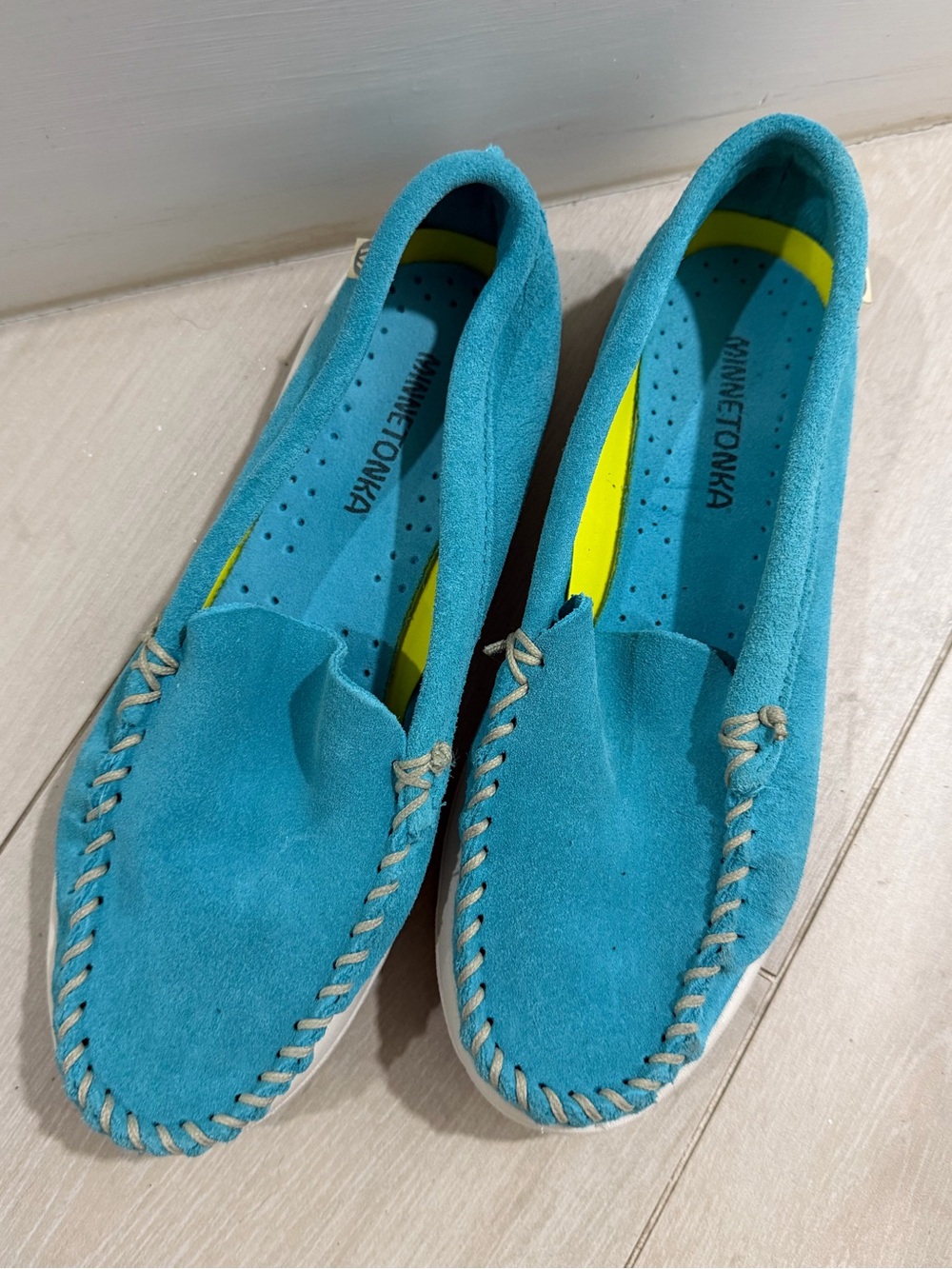 Minnetonka Women's Classic Moccasin